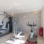 Mm * Podstrana