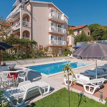 Apartment Mm Podstrana