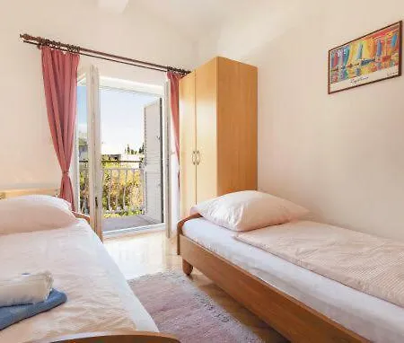 Mm Apartment Podstrana