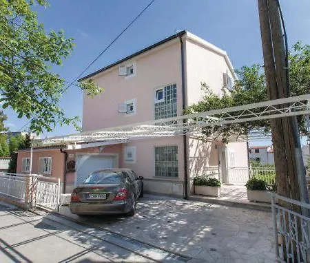 Apartment Mm