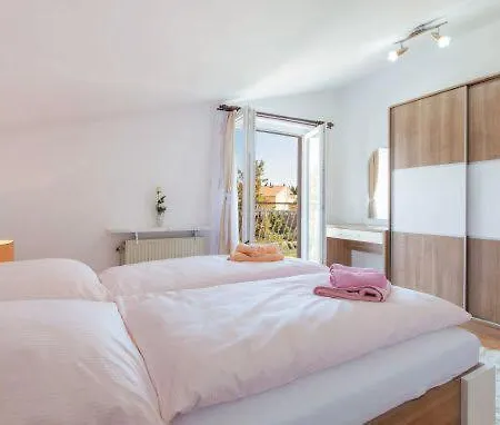 Mm Apartment Podstrana