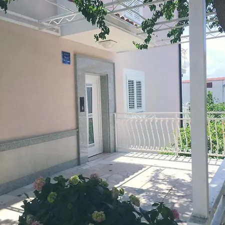 Mm Apartment Podstrana