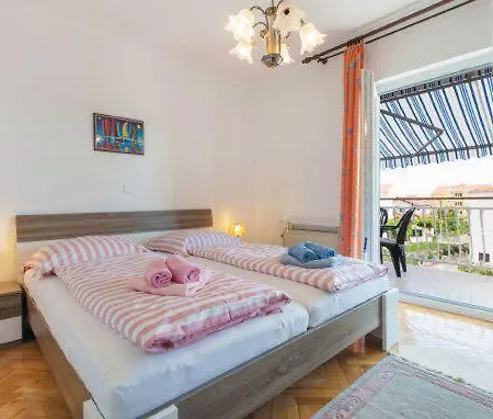 Apartment Mm *