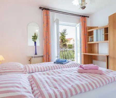 Apartment Mm Podstrana