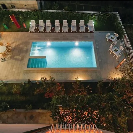 Mm Apartment Podstrana