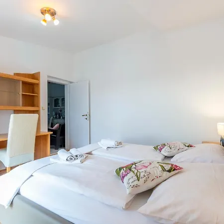 Mm Apartment Podstrana