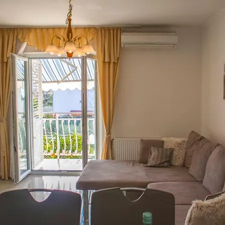 Apartment Mm *