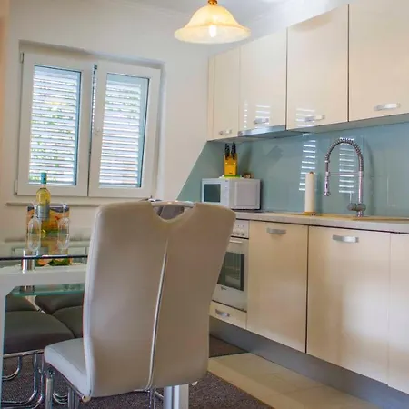 Apartment Mm *